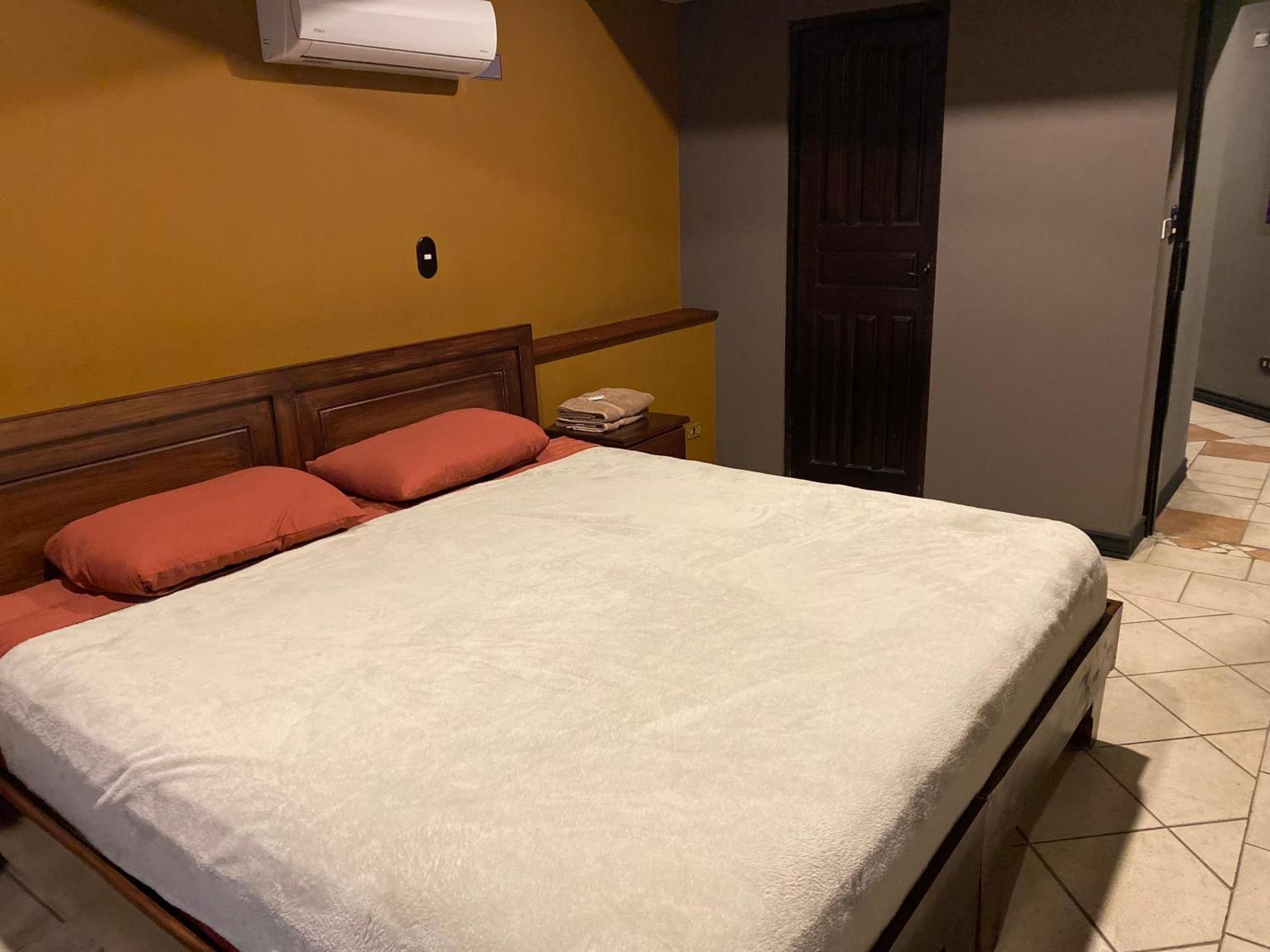 Alajuela Backpackers Airport Hostel Ngoại thất bức ảnh