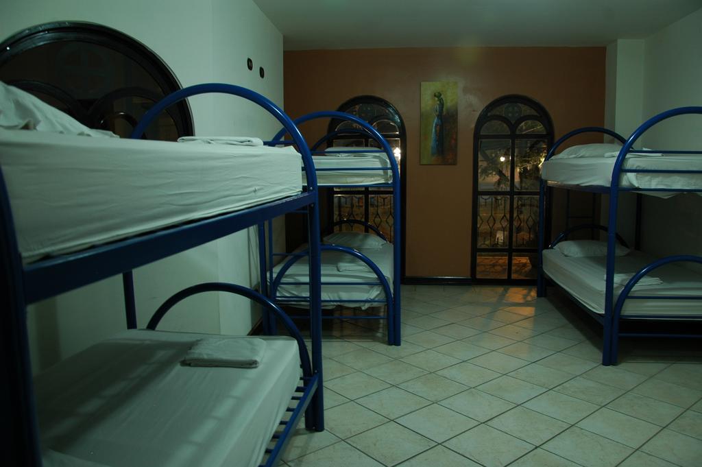 Alajuela Backpackers Airport Hostel Phòng bức ảnh