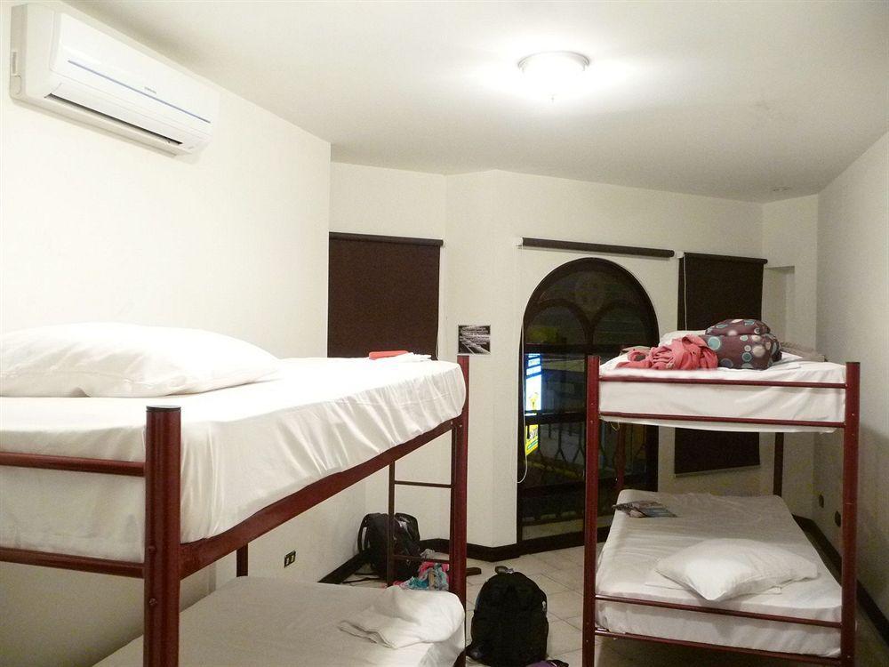 Alajuela Backpackers Airport Hostel Ngoại thất bức ảnh