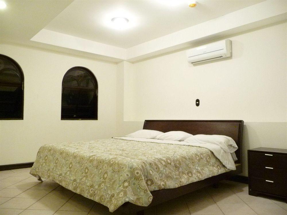 Alajuela Backpackers Airport Hostel Ngoại thất bức ảnh
